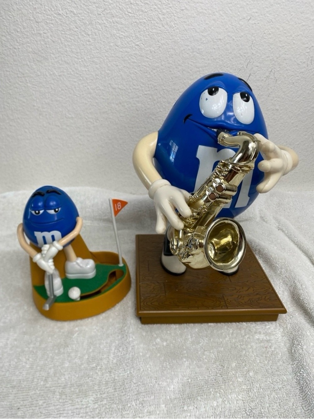 Vintage Blue M&M's Plastic 11" Saxophone + Golf 18 Hole Figurine Collectible